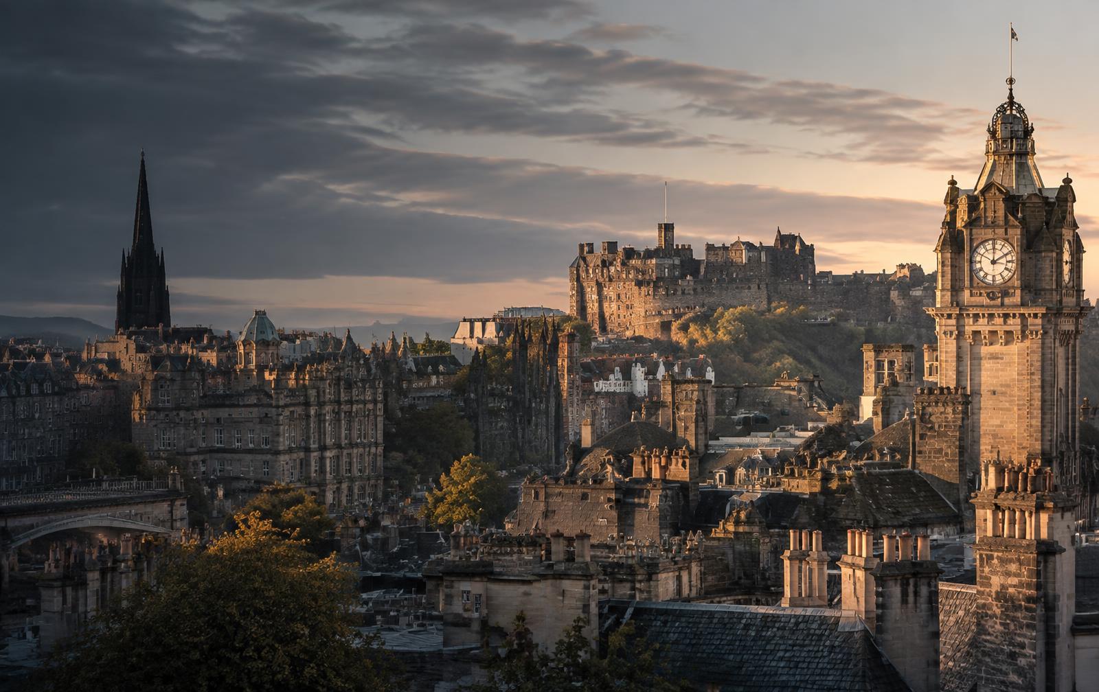 Edinburgh skyline with Edinburgh Castle